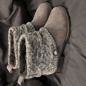 NWT Size 9 Grey Booties, Fur-Lined